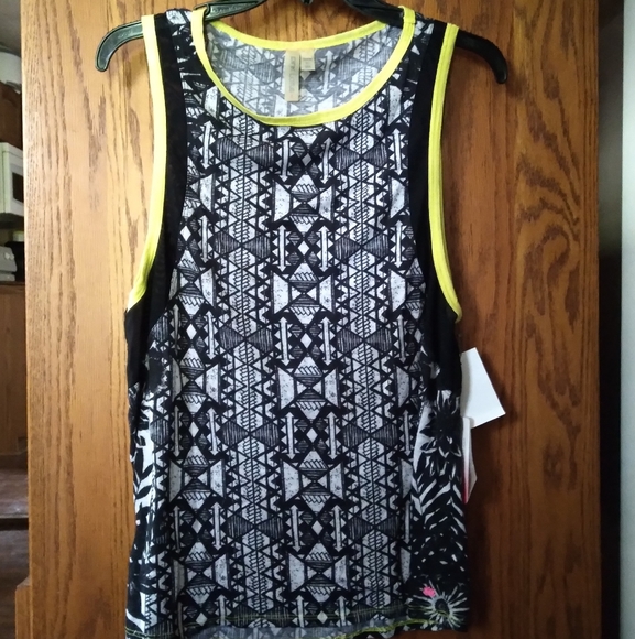 Was💲22! 🆕️ Pink Lotus active wear top - Picture 11 of 12